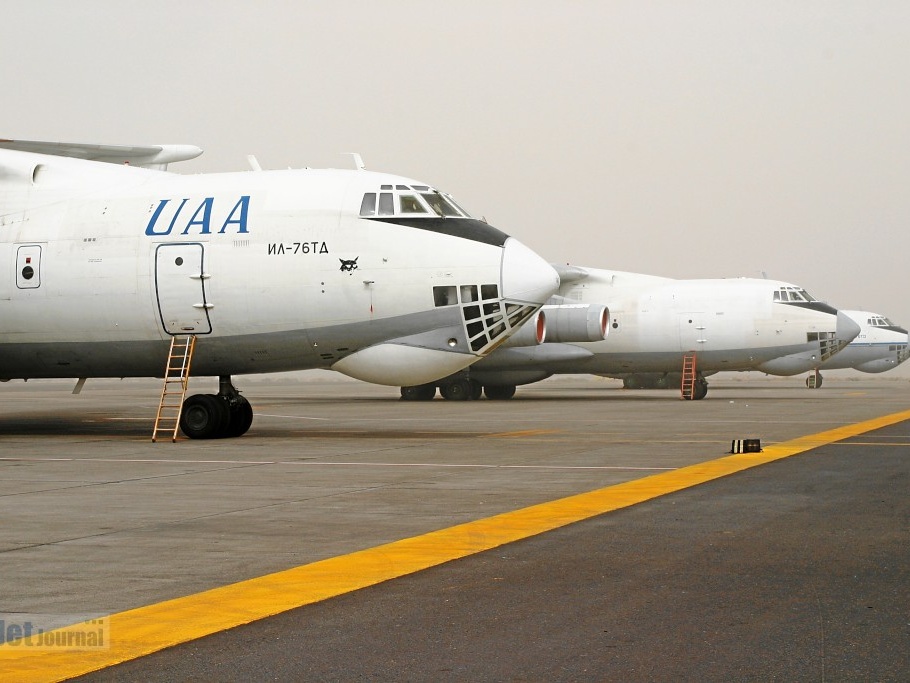 UR-CAT IL-76TD Ukraine Air Alliance Airlines (845 návštěv) Mitte: EX-032 IL-76T, ex ER-IBH, ex RA-76505 & Rechts: YU-AMI IL-76TD Kosmas Air UR-CAT IL-76TD Ukraine Air Alliance Airlines