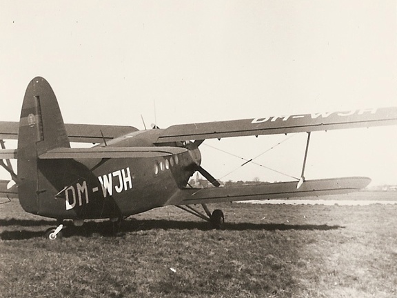 DM-WJH, An-2 (1627 odwiedzin) Historische Aufnahme einer zivilen An-2 in der DDR DM-WJH, An-2