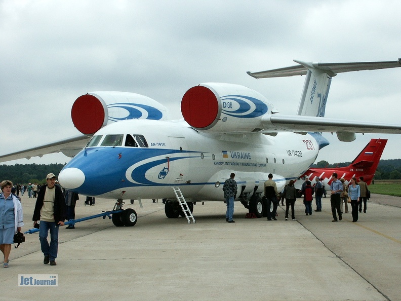 Antonow An-74 TK-200, UR-74038 (1176 odwiedzin) MAKS 2003 Antonow An-74 TK-200, UR-74038