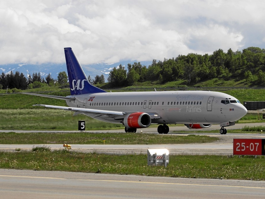 LN-BUF B737-405 SAS Norge BOO