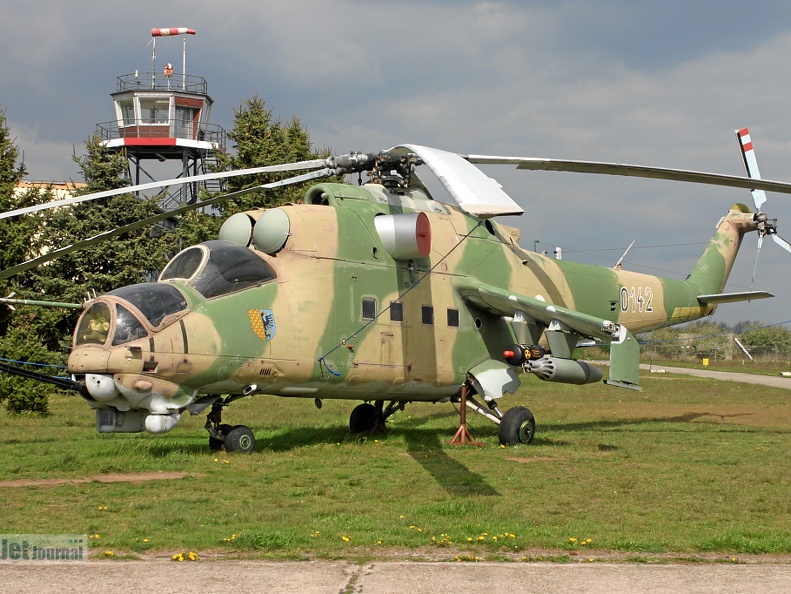 0142 ex. Czech Air Force, Mi-24D (просмотров: 1526) Grossenhain 2014 0142 ex. Czech Air Force, Mi-24D