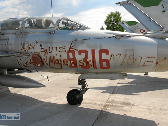 9316 MiG-21UM Malbork (812 visingar) 9316 MiG-21UM Malbork