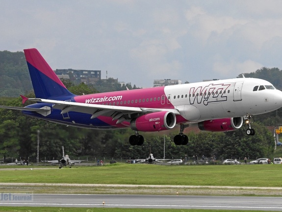 HA-LWE A320-232 Wizz Air (2251 visits) HA-LWE A320-232 Wizz Air