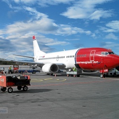 LN-KHB B737-31S Norwegian EVE (1929 відвідувань) Norwegian Air Shuttle Harstad/Narvik lufthavn Evenes LN-KHB B737-31S Norwegian EVE