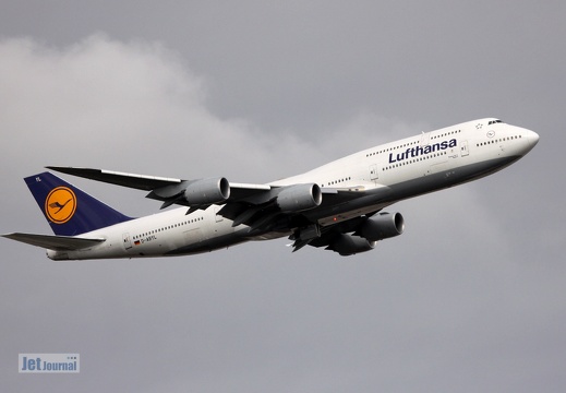 D-ABYL, B747-830 Lufthansa