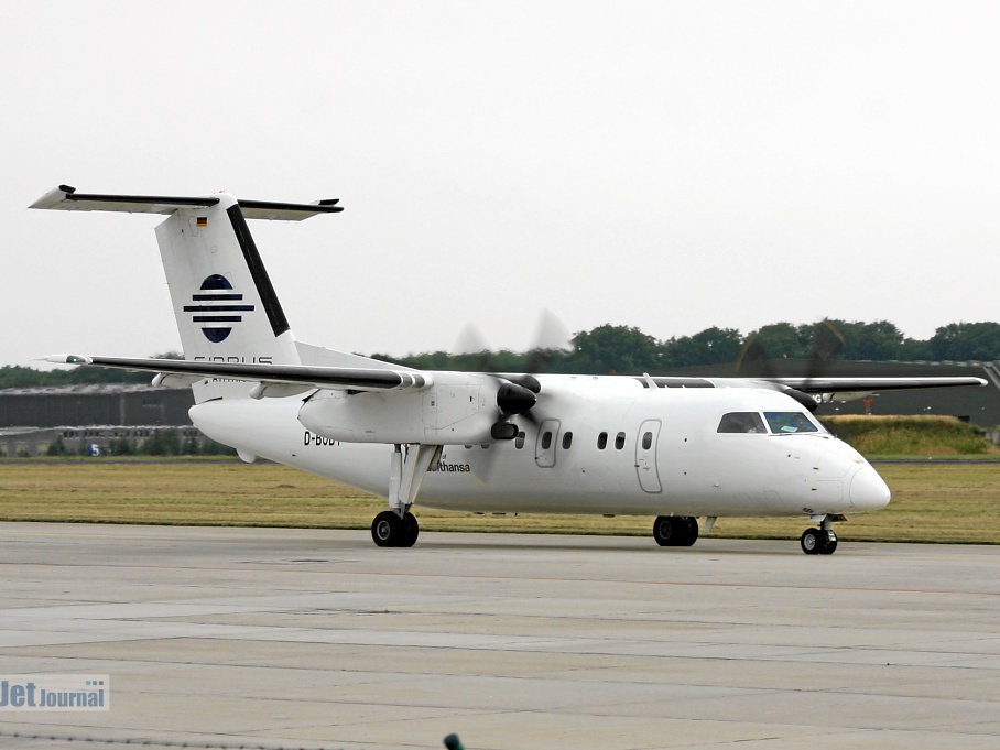 D-BOBY, DHC-8-102, Cirrus Airlines (1590 visites) Rostock/Laage 2005 D-BOBY, DHC-8-102, Cirrus Airlines