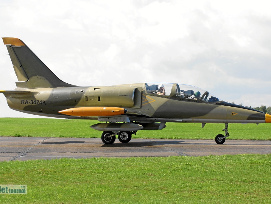 L-39ZO, RA-3424K (2649 Besuche) Flugtag Stendal/ Borstel 2010, ex. ES-TLA, ex. Bundeswehr 28+29, ex. NVA 178 L-39ZO, RA-3424K