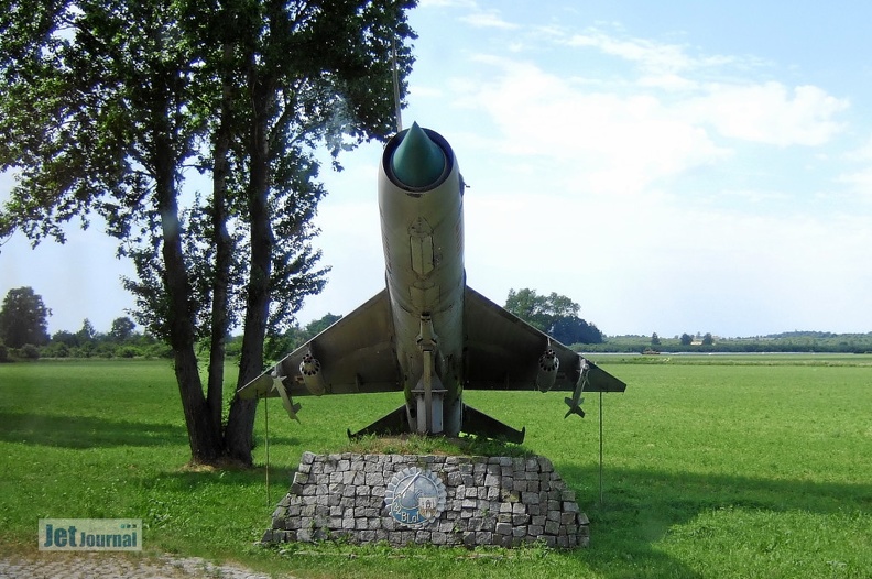 2001_alias_1909_mig-21m_cn_961909_20100207_2072110418.jpg