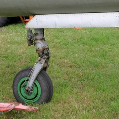 MiG-21SMT, Bugfahrwerk (1400 visitas) MiG-21SMT, Bugfahrwerk
