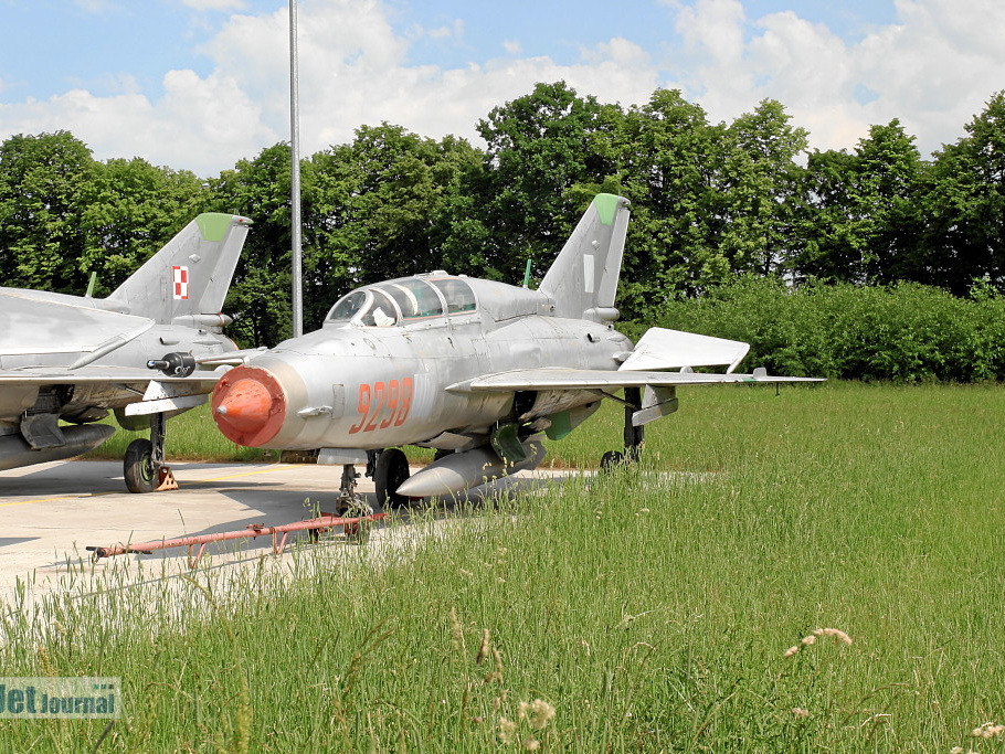 9298 MiG-21UM Malbork (790 odwiedzin) 9298 MiG-21UM Malbork