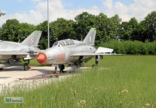 9298 MiG-21UM Malbork