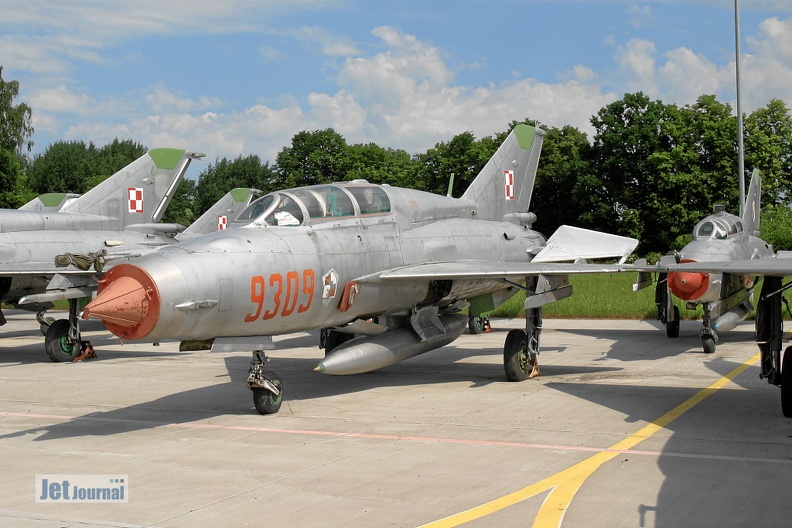 9309_mig-21um_cn_516999309_20100207_1942514931.jpg