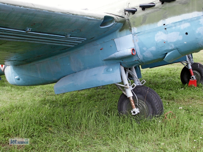 Petljakow Pe-2, Motorgondel und Tragfläche rechts (просмотров: 1580) Petljakow Pe-2, Motorgondel und Tragfläche rechts