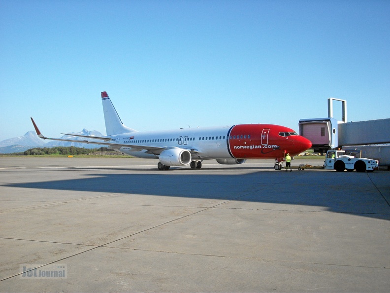 ln-ngy_b737-8jp_norwegian_boo_20140801_1400350181.jpg