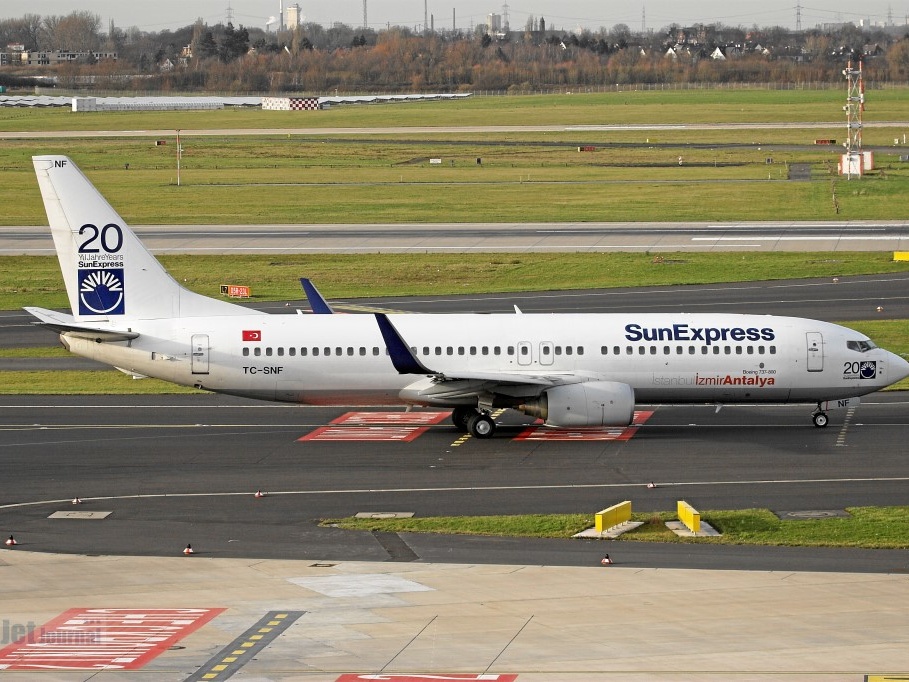 TC-SNF B737-8HC SunExpress DUS (1473 visites) TC-SNF B737-8HC SunExpress DUS
