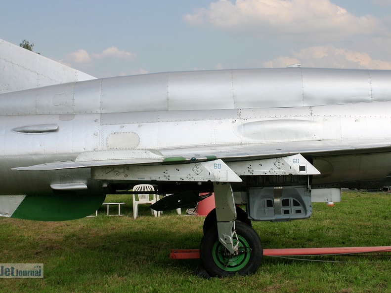 MiG-21SMT, Seitenansicht (1604 visitas) MiG-21SMT, Seitenansicht