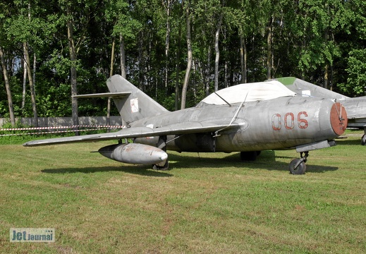 006 SB Lim-2 / MiG-15UTI