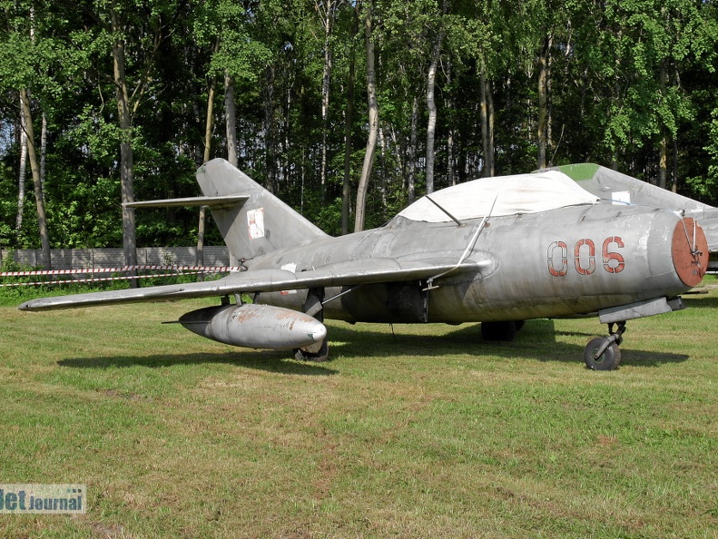 006 SB Lim-2 / MiG-15UTI