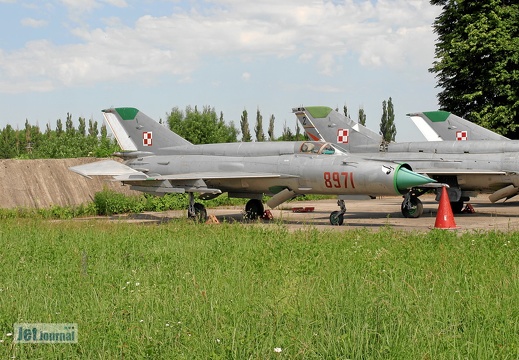 8971 MiG-21bis Malbork (839 visitas) 8971 MiG-21bis Malbork