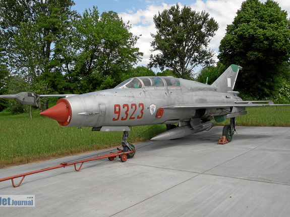 9323 MiG-21UM Malbork