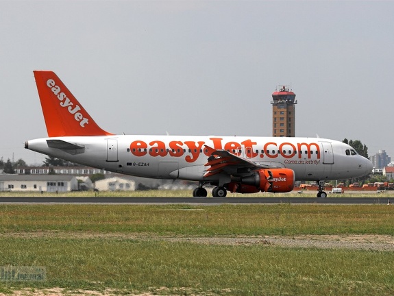 G-EZAH A319-111 EasyJet SXF (1504 Besuche) G-EZAH A319-111 EasyJet SXF