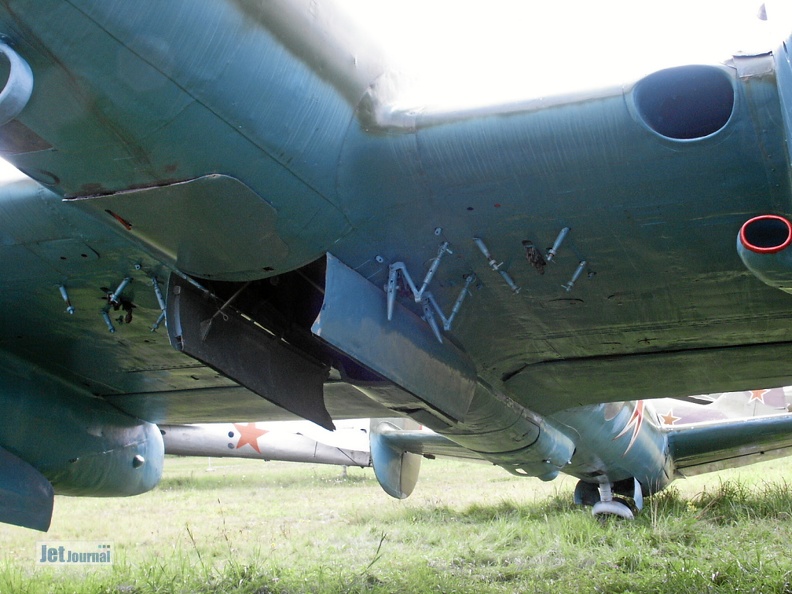 Petljakow Pe-2, Ansicht von unten (просмотров: 1553) Petljakow Pe-2, Ansicht von unten