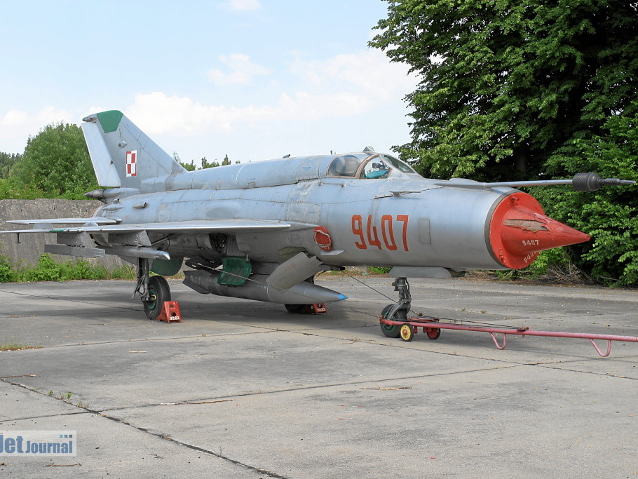 9407 MiG-21bis Malbork (909 visites) 9407 MiG-21bis Malbork