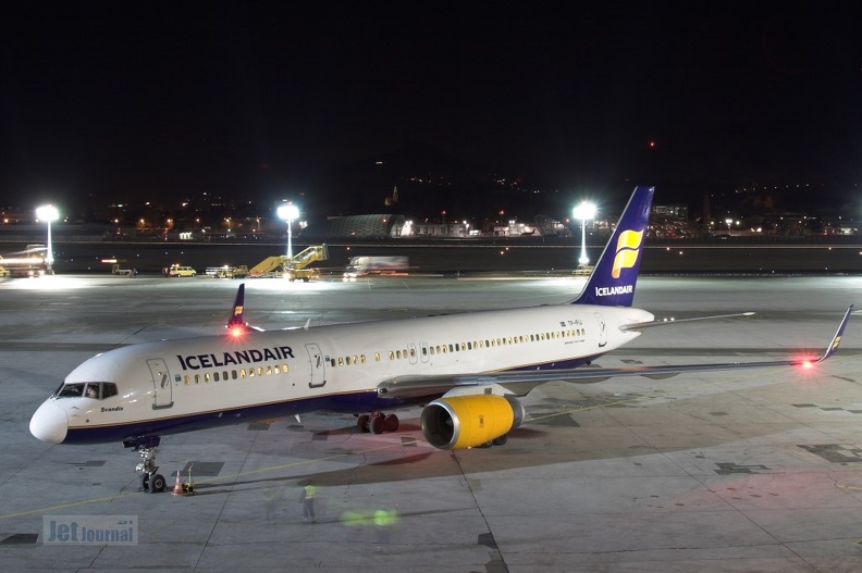 tf-fij_svandis_b757-208_icelandair_salzburg_szg_20130224_1884492683.jpg