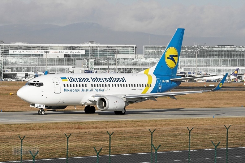 ur-gak_b737-5y0_ukraine_international_airlines_20131006_1855017369.jpg