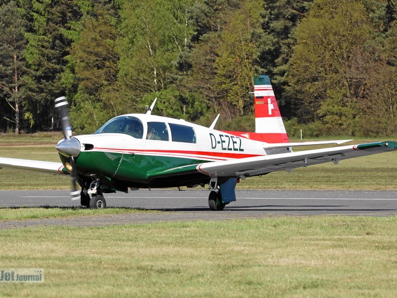D-EZEZ, Mooney M-20J (2668 visite) Flugplatz Uelzen EDVU D-EZEZ, Mooney M-20J