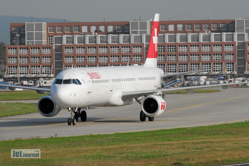 hb-ioh_a321-111_swiss_frankfurt_fra_eddf_20130224_1228147540.jpg