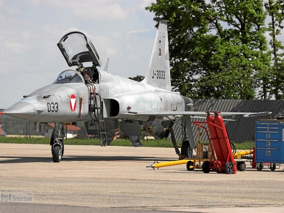 J-3033 F-5E Graz