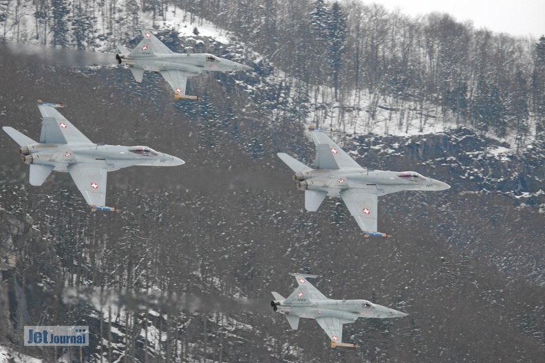 j-3044_j-j3069_f-5e_tiger_j-5007_j-5012_f-18c_hornet_pic2_21_20090502_1257126628.jpg