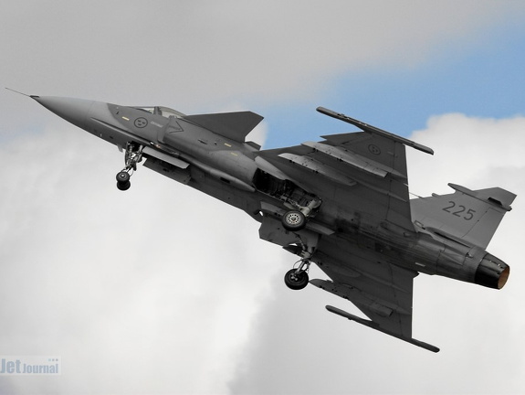39225 JAS39C Gripen (просмотров: 2355) 39225 JAS39C Gripen