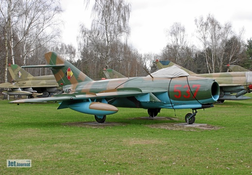 MiG-17F, 537 rot, ex.  NVA