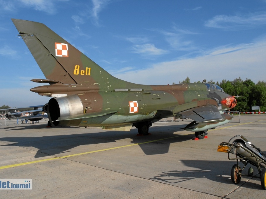 305 Su-22UM-3K (2344 Besuche) 305 Su-22UM-3K
