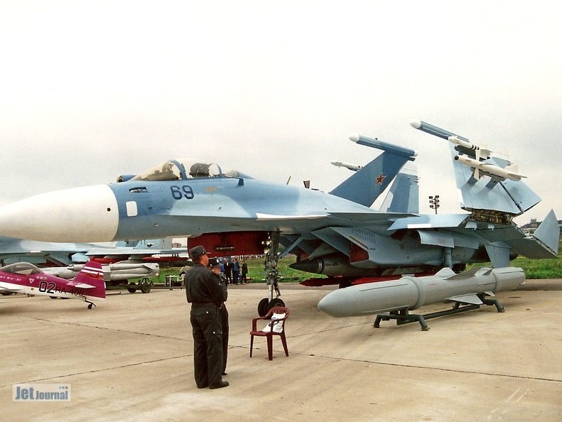 Su-33, 69 blau (3264 visitas) MAKS 1999 Su-33, 69 blau