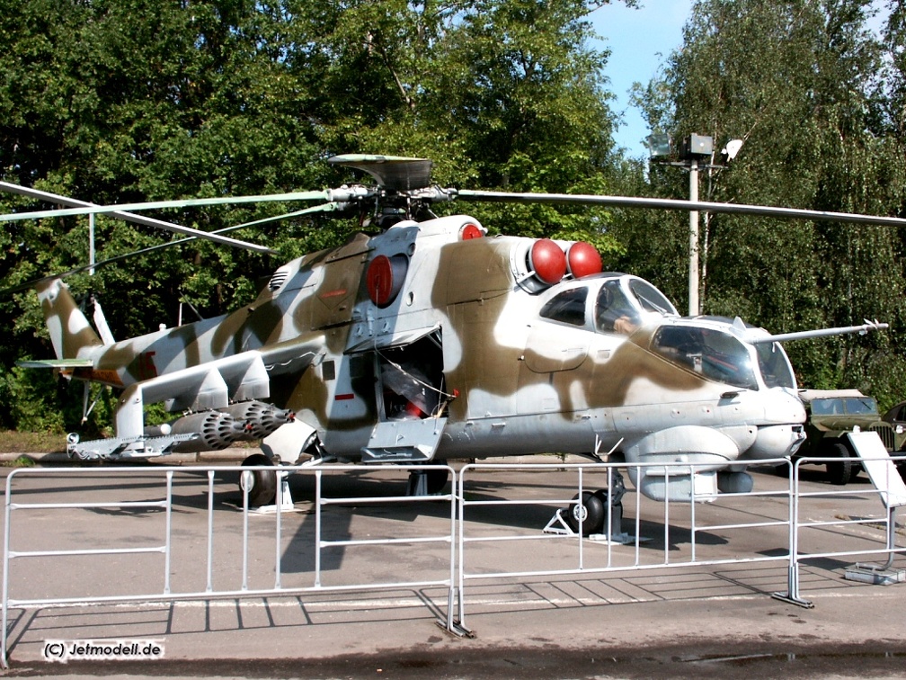 Mi-24D, 15 rot (ex. 115 gelb) (3365 návštěv) Mi-24D, 15 rot (ex. 115 gelb)