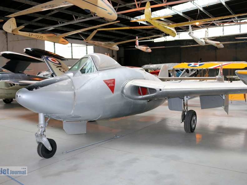 De Havilland D.H.100 Vampire (2970 відвідувань) De Havilland D.H.100 Vampire