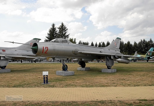 12 Su-7BKL