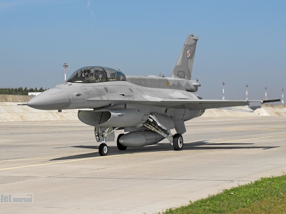 4079 F-16D-52CF