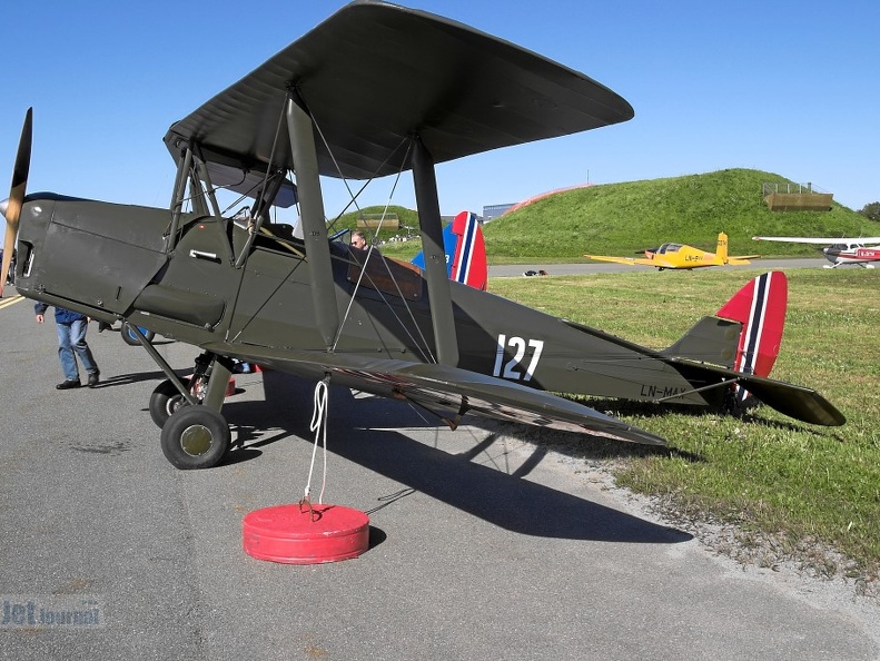 LN-MAX DH82A Nedre Romerike Flyklubb (2134 odwiedzin) LN-MAX DH82A Nedre Romerike Flyklubb