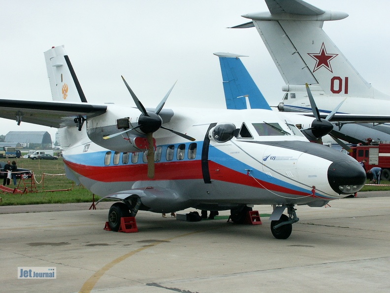 maks2003-l410-1829-10c_20120501_1597711756.jpg