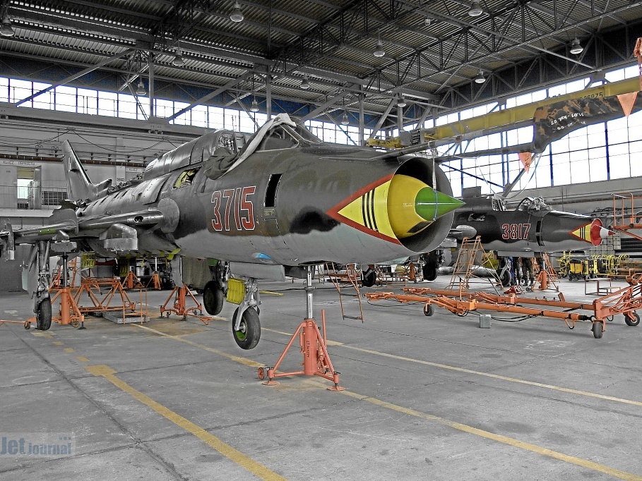 3715 3817 Su-22M-4 40elt (3687 visits) 3715 3817 Su-22M-4 40elt