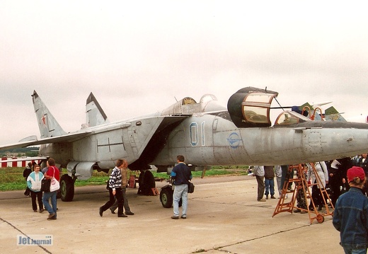 MiG-25U, 01 blau