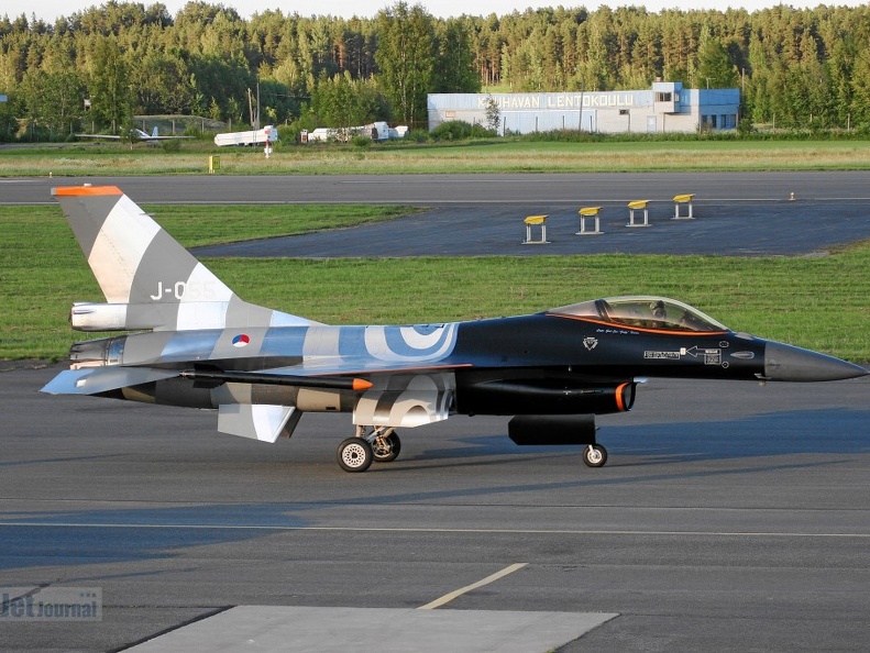 J-055 F-16AM RNLAF (1957 visites) Lentajien Juhannus Midnight Sun Airshow 2006 Kauhava Finnland J-055 F-16AM RNLAF