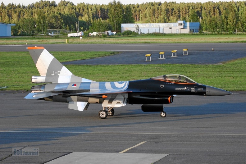 j-055_f-16am_rnlaf_20140106_1866763138.jpg
