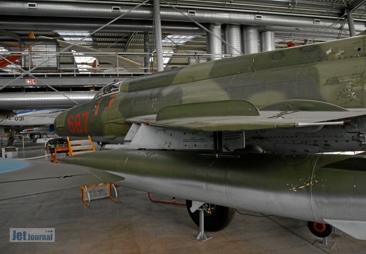 687 23+40 MiG-21MF cn 966215 Pic2