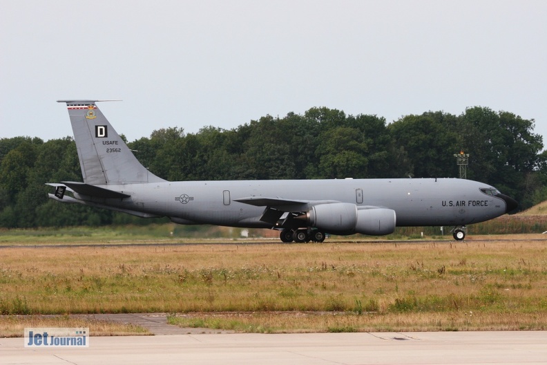 23562_kc-135r_351st_ars_30_20090502_1905295153.jpg