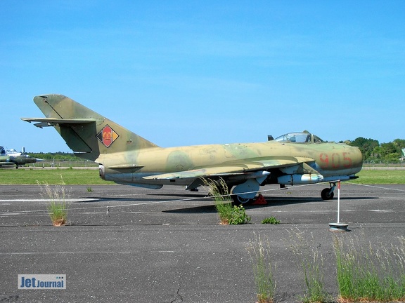 905 MiG-17F Fresco